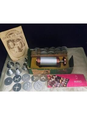 Vtg Mirro Aluminum Cookie Press Cake Decorating Lot Of 29 Pieces + Book&box